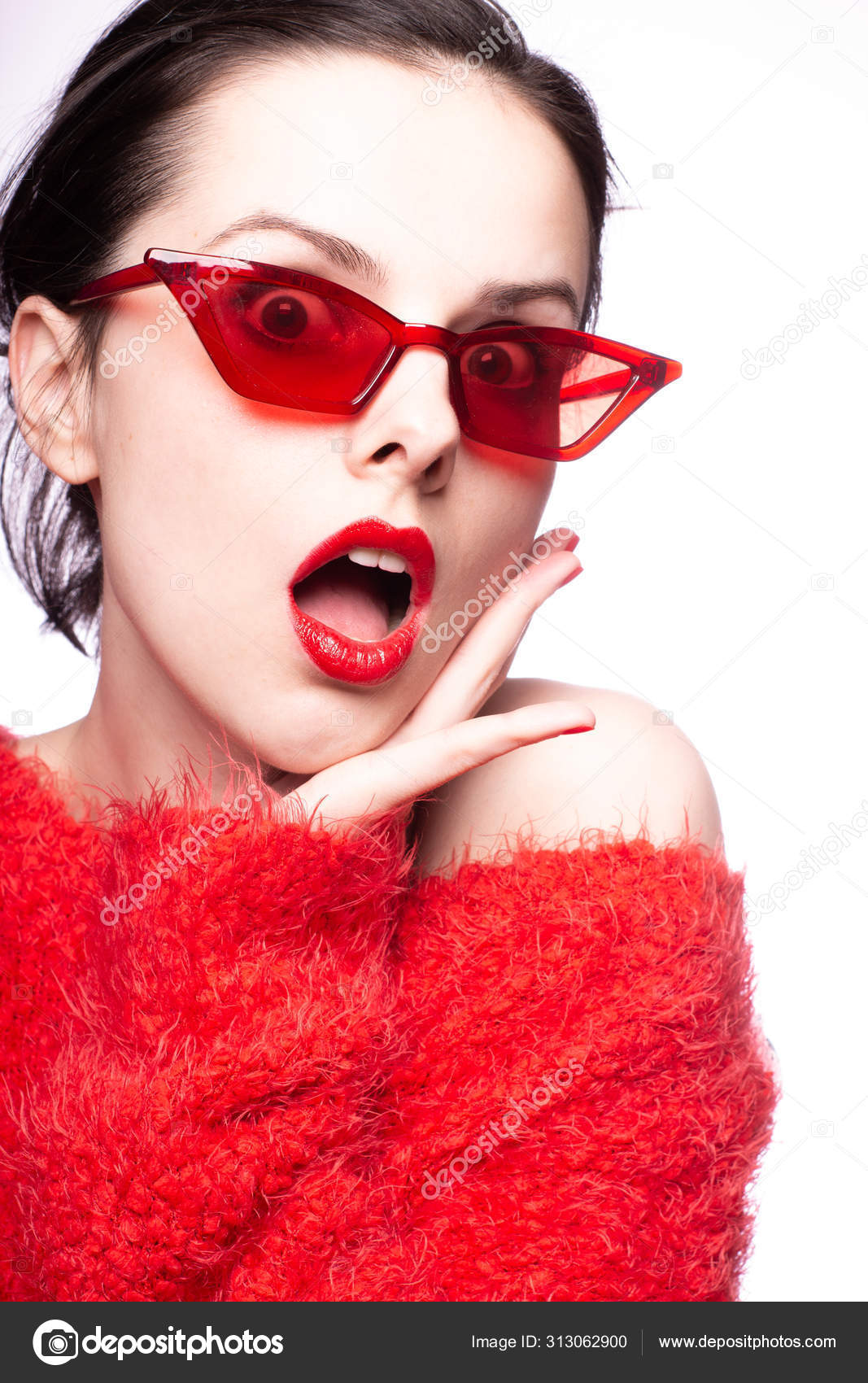 Young Woman Red Sunglasses Red Lipstick Red Sweater — Stock Photo