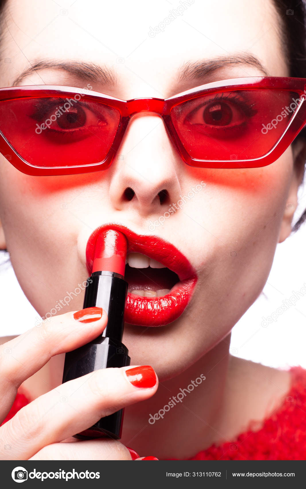 Girl Red Sweater Red Glasses Paints Her Lips Red Lipstick — Stock