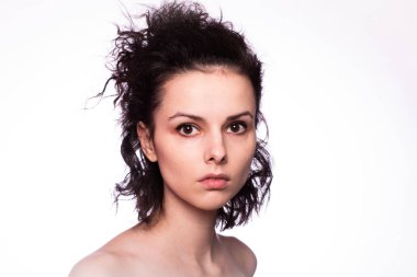 Güzel kıvırcık kız yakın plan portresi