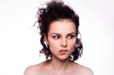 Güzel kıvırcık kız yakın plan portresi