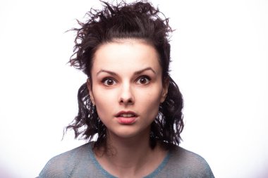 Güzel kıvırcık kız yakın plan portresi