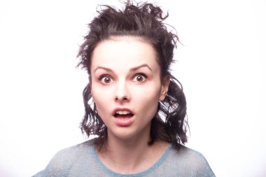 Güzel kıvırcık kız yakın plan portresi