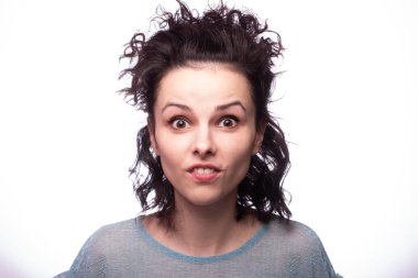 Güzel kıvırcık kız yakın plan portresi