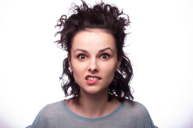 Güzel kıvırcık kız yakın plan portresi