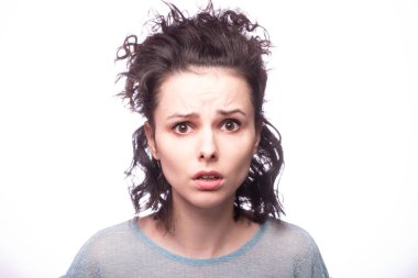 Güzel kıvırcık kız yakın plan portresi