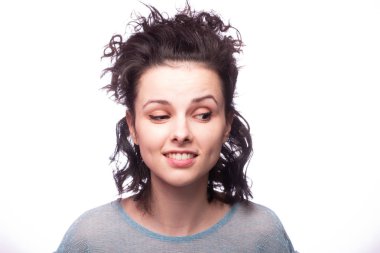 Güzel kıvırcık kız yakın plan portresi