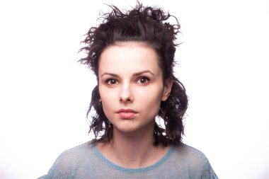 Güzel kıvırcık kız yakın plan portresi