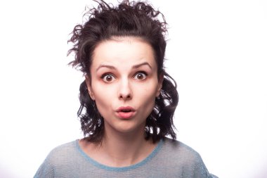 Güzel kıvırcık kız yakın plan portresi