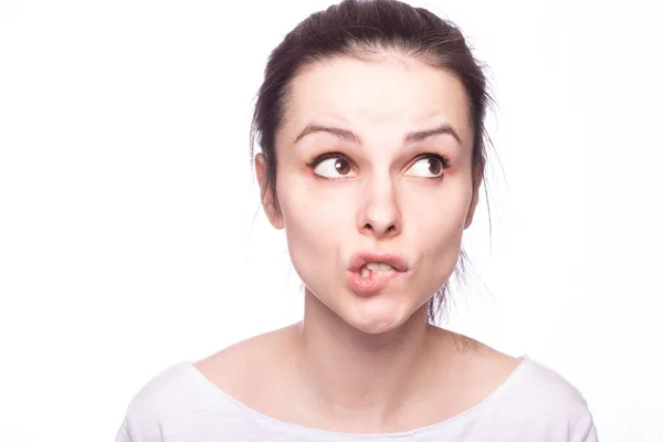 Hermosa Chica Sobre Fondo Blanco Una Camiseta Blanca Retrato Imágenes de stock libres de derechos