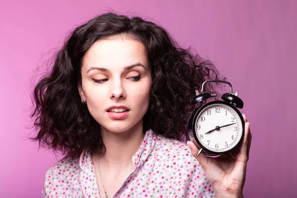 Beautiful Curly Girl Pajamas Pink Background — Stock Photo, Image