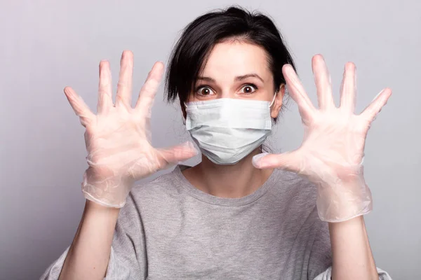 Kvinna Medicinsk Mask Och Handskar Virusskydd — Stockfoto