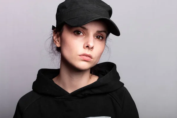 Vrouw Een Zwart Cap Hoodie — Stockfoto