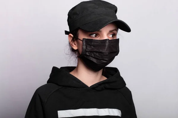 Woman Black Cap Hoodie Black Medical Mask Protecting Virus — Stock Photo, Image