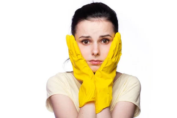 Mujer Guantes Limpieza Amarillos Fondo Blanco —  Fotos de Stock