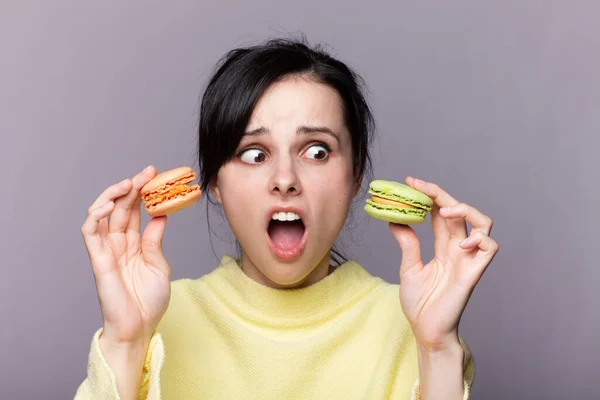 Close Profile Charming Woman Want Bite Tasty Pink Macaron Holding — Stock Photo, Image