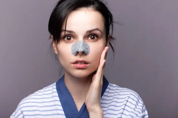 Mujer Bonita Remedio Para Las Espinillas Nariz Cuidado Piel Casa —  Fotos de Stock