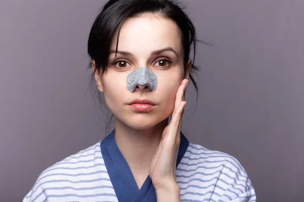 Mujer Bonita Remedio Para Las Espinillas Nariz Cuidado Piel Casa —  Fotos de Stock