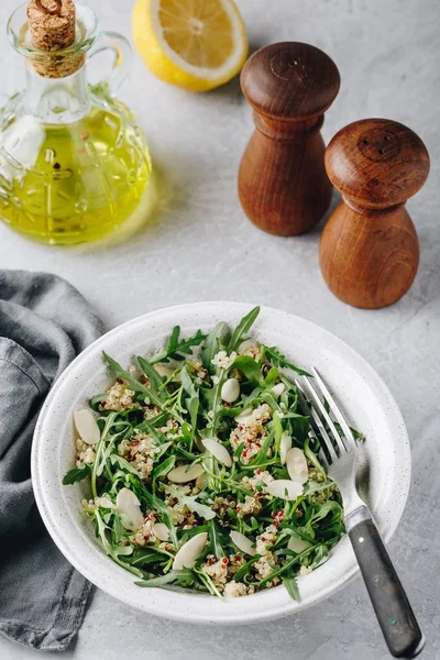Зелений Салат Кіока Рушею Мигдалем Вегетаріанська Обідня Чаша — стокове фото
