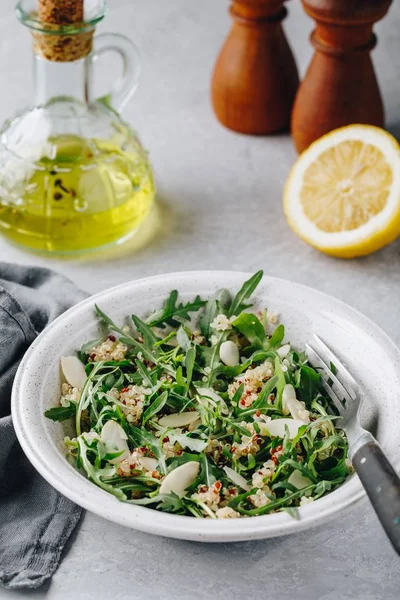 Зелений Салат Кіока Рушею Мигдалем Вегетаріанська Обідня Чаша — стокове фото