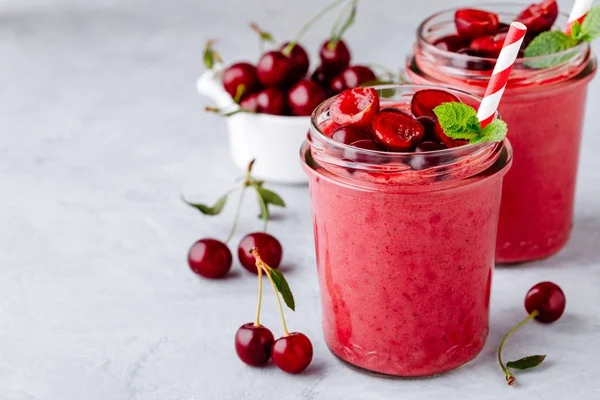 Cherry Smoothie Glass Jars Mint Leaves Fresh Berries — Stock Photo, Image