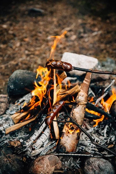 Grilled Sausages Campfire Summer Forest — Stock Photo, Image