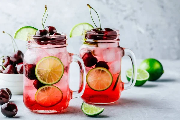 Cherry Limeade Lemonade Glass Mason Jar Refreshing Summer Drink — Stock Photo, Image