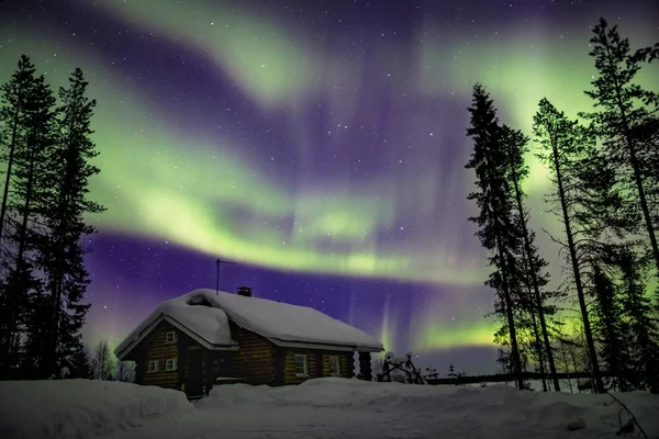 Mooie Paarse Groene Noorderlicht Aurora Borealis Nachtelijke Hemel Lapland Winter — Stockfoto