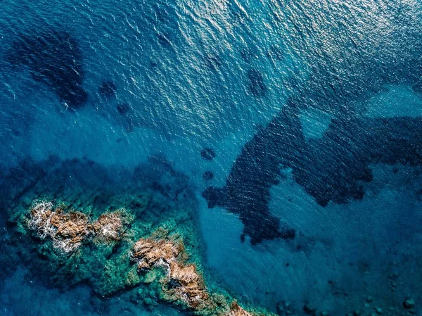 Vista Aérea Superficie Del Mar Azul Turquesa — Foto de Stock
