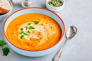 Maydanozlu havuç ve kabak kremalı çorba 