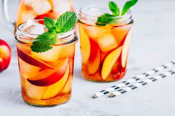 Homemade Peach Iced Tea Lemonade Fresh Mint Ice Cubes Glass — Stock Photo, Image