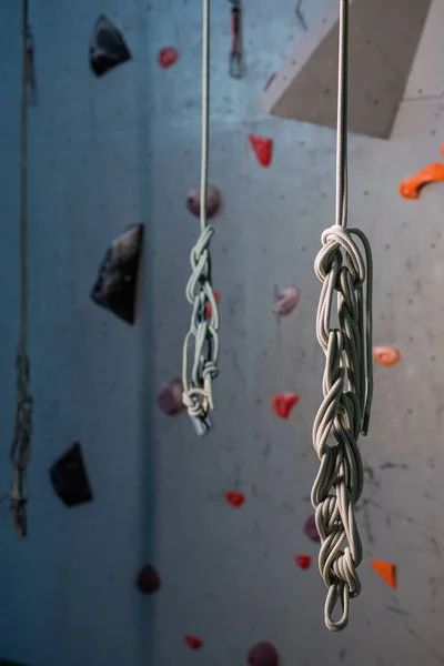 Corsi di arrampicata in un centro sportivo privato — Foto Stock