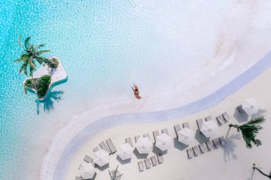 Tropik ada yaz tatili ve tatil konsepti.
