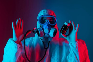 Aktif kendini izole etme modu. İnsanlar sağlıklı kalmak için evde olmak zorundalar.