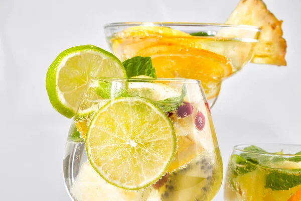 Cocktails Frutas Perto — Fotografia de Stock