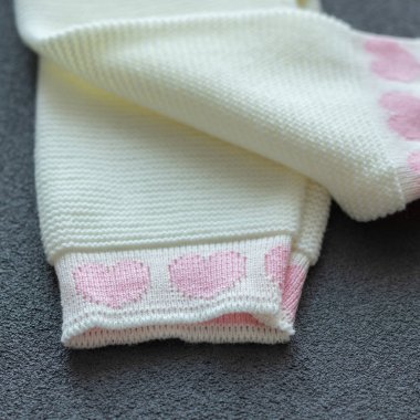 çocuk yünlü giysiler. kol yakın çekim