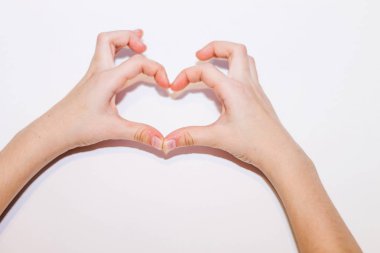 bebek elleri beyaz arka planda, oynat, kapat