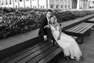 Mutlu gelin ve damat düğün günlerinde