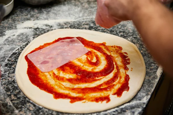 restoranda pizza yapma