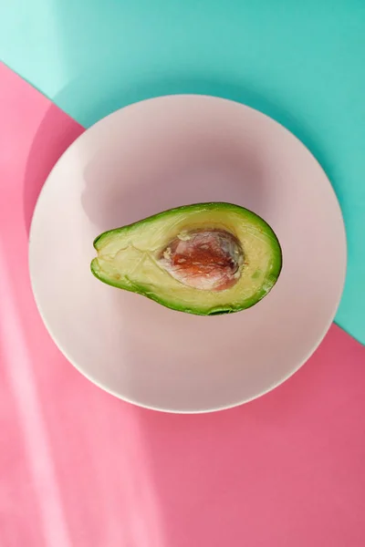 Fresh Avocado Plate — Stock Photo, Image
