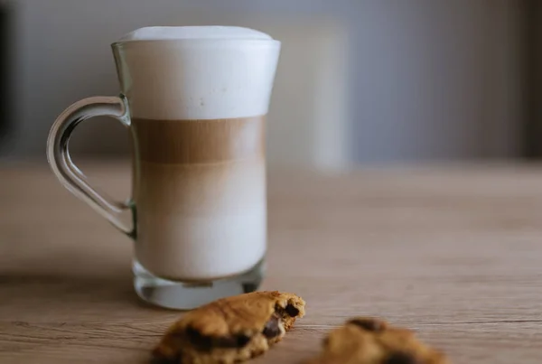 Kaca Dengan Latte Macchiato — Stok Foto