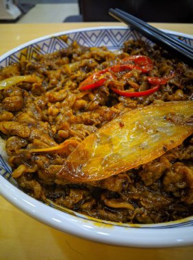 Pirinç kase, Yoshinoya Japon yemekleri Japon sığır eti