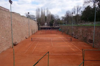                                Kalemegdan kalesinde tenis kortları 