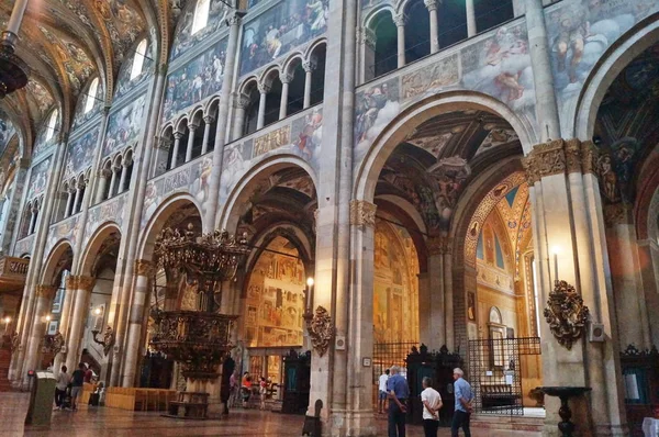 Wnętrze Katedry Parma Włochy — Zdjęcie stockowe