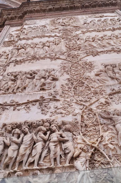 Detail Der Fassade Der Kathedrale Von Orvieto Italien — Stockfoto