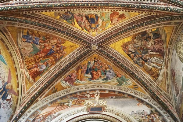意大利奥维耶托大教堂内的壁画 — 图库照片