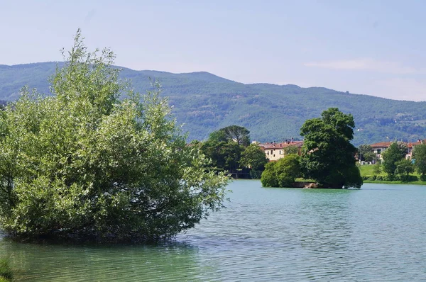 Озеро Монтеллери Виккьо Тоскана Италия — стоковое фото