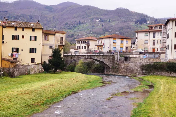 Старый Мост Через Реку Комано Дикомано Тоскана Италия — стоковое фото