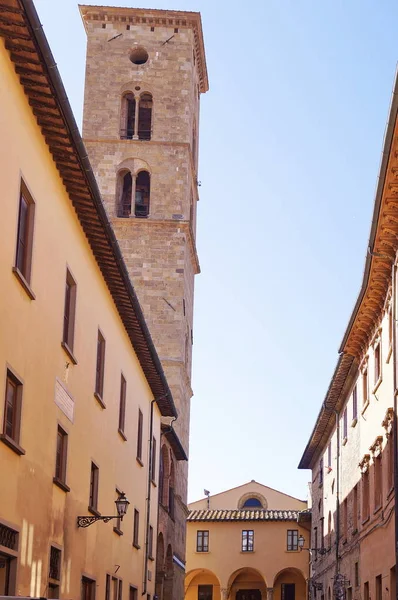 イタリア トスカーナ州ヴォルテッラ大聖堂の鐘楼 — ストック写真