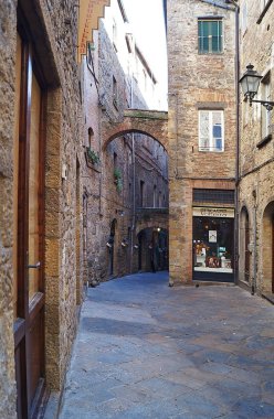 Tipik Volterra Caddesi, Toskana, İtalya