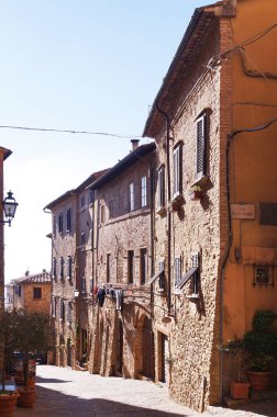 Tipik Volterra Caddesi, Toskana, İtalya